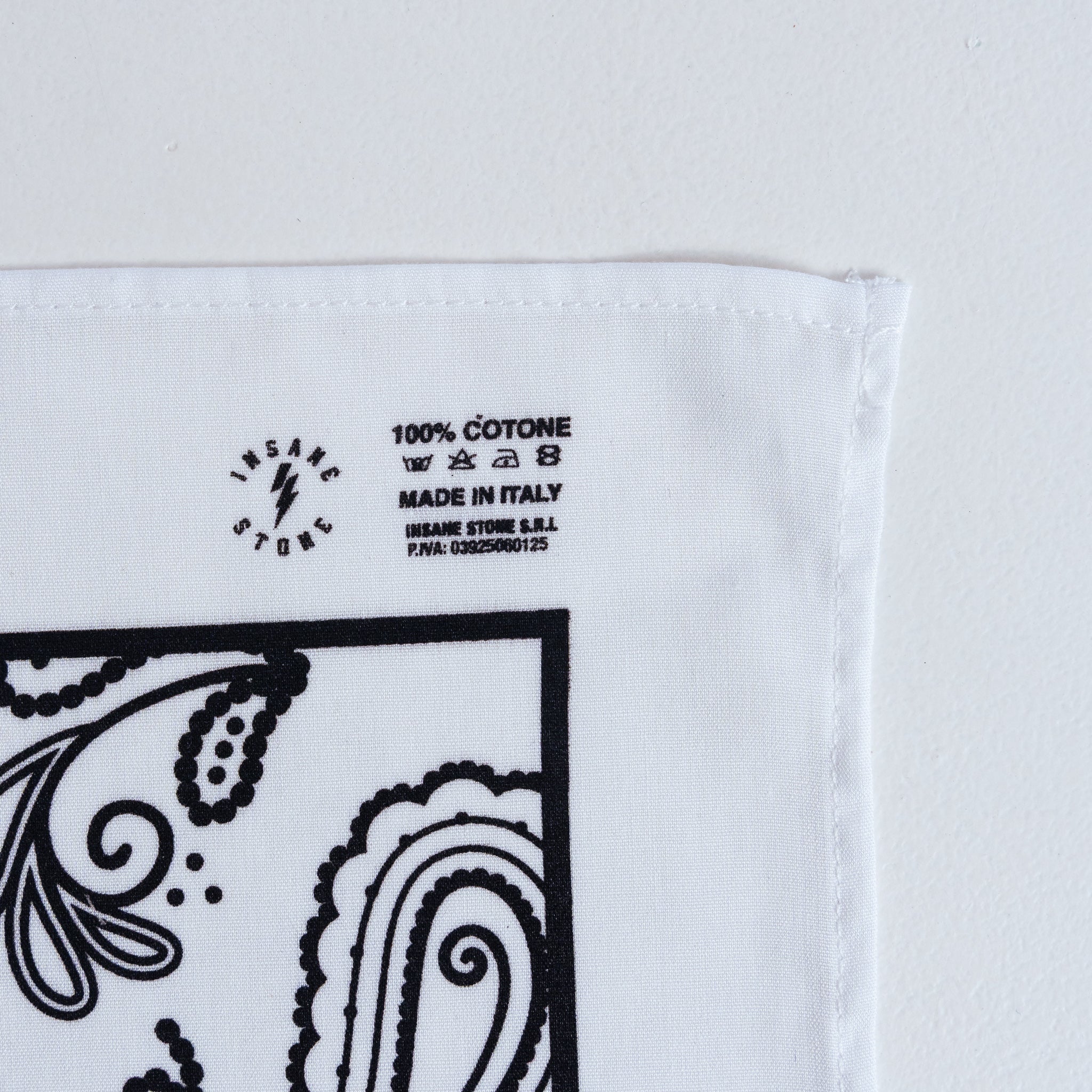 Bandana Heritage - White & Black - Image 6