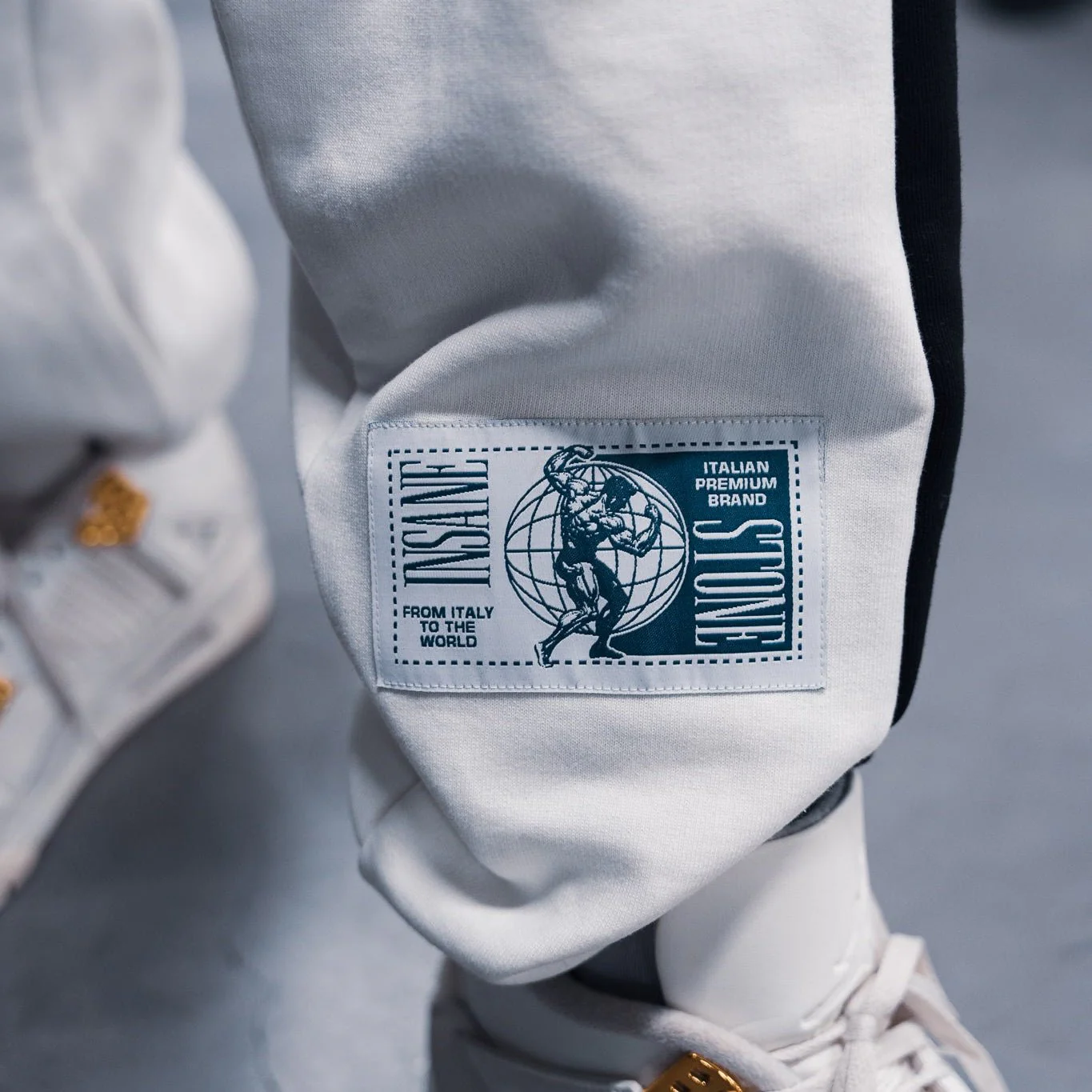 Olympia Vintage Tracksuit - ESSENTIAL - Image 9