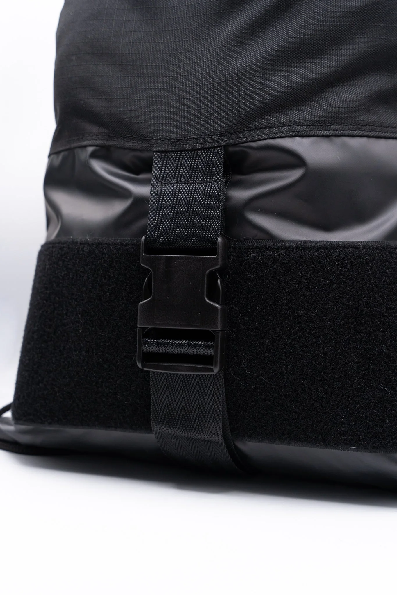 URBAN GYM BAG - Black - Image 8